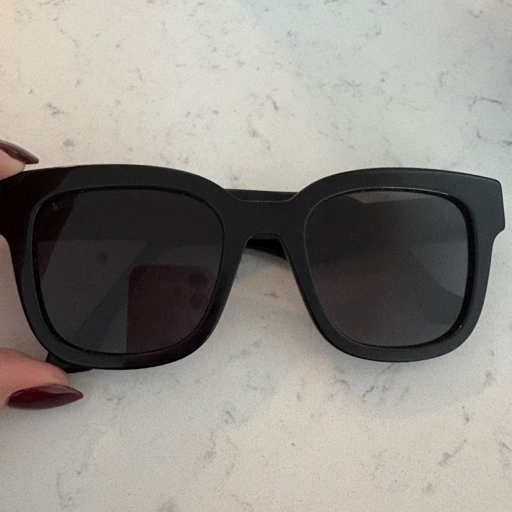 Gucci black sunglasses